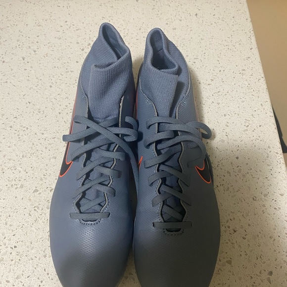 Boys Nike Cleats - Picture 5 of 5